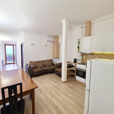 耶烈万Flat With Balcony On Cascade公寓 外观 照片