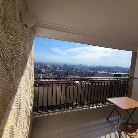 耶烈万Flat With Balcony On Cascade公寓 外观 照片