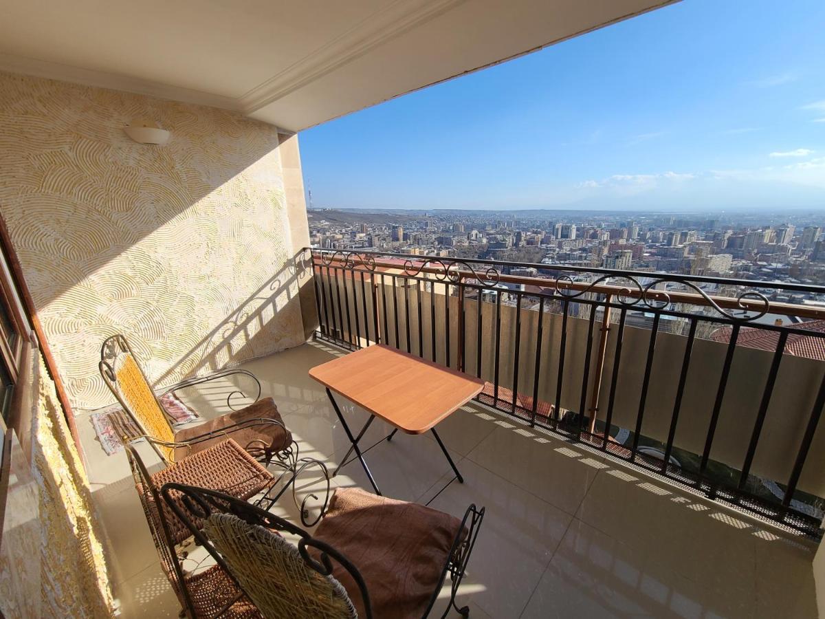耶烈万Flat With Balcony On Cascade公寓 外观 照片