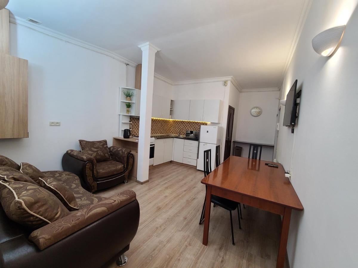 耶烈万Flat With Balcony On Cascade公寓 外观 照片